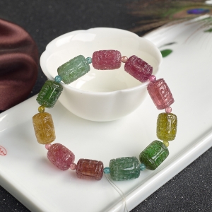 彩虹碧玺回纹桶珠单圈手串