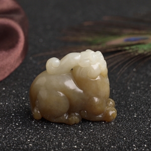 山料和田玉貔貅吊坠