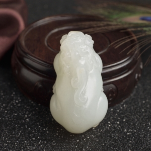 山料和田白玉貔貅吊坠