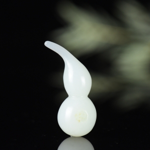 籽料和田白玉葫芦吊坠