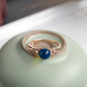 18K天空蓝多米蓝珀戒指