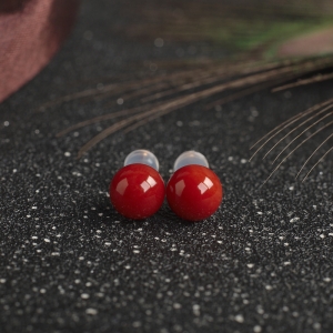 18K沙丁牛血红珊瑚圆珠耳钉