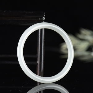 56mm山料和田白玉圆镯