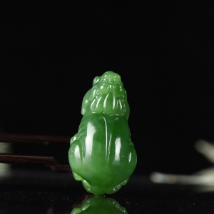 山料和田碧玉貔貅吊坠