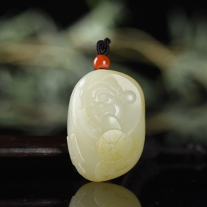 籽料和田白玉财神吊坠