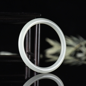 58.5mm山料和田白玉叮当镯