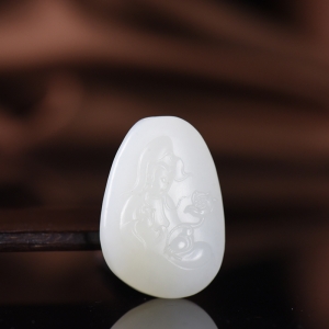 籽料和田白玉观音吊坠