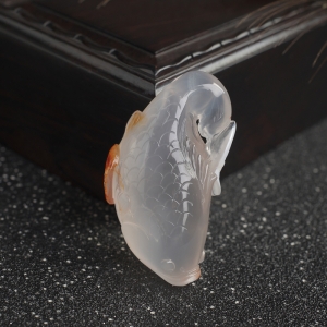 冰飘料南红年年有余吊坠