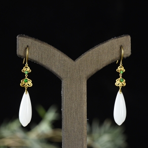 18K籽料和田白玉玉兰花耳坠