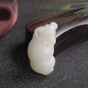 山料和田白玉丑牛吊坠