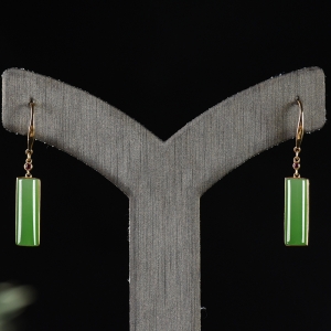 18K山料和田碧玉耳坠