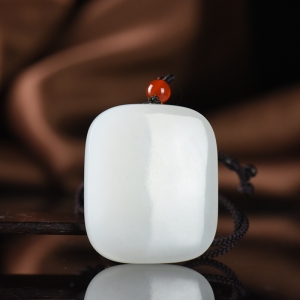 山料和田羊脂白玉无事牌吊坠