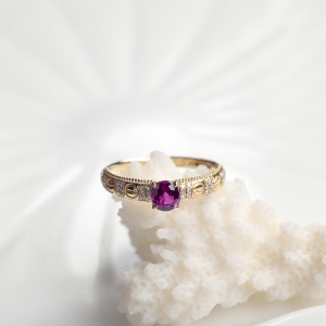 18K鸽血红红宝石戒指