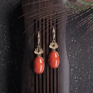 18KMOMO珊瑚耳环