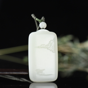 籽料和田白玉山水牌吊坠