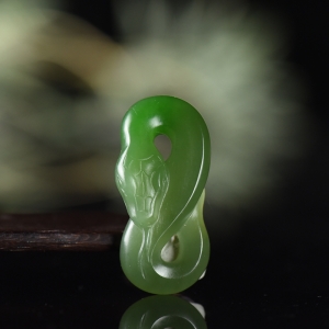 山料和田碧玉蛇吊坠