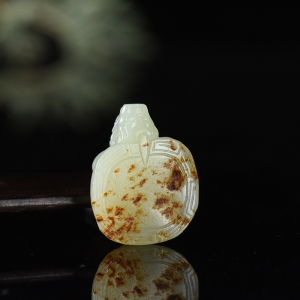 籽料和田白玉龙龟吊坠