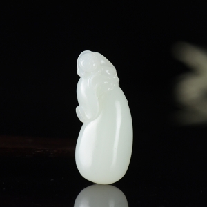 籽料和田白玉代代封候吊坠