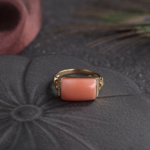 18KMOMO珊瑚方形戒指