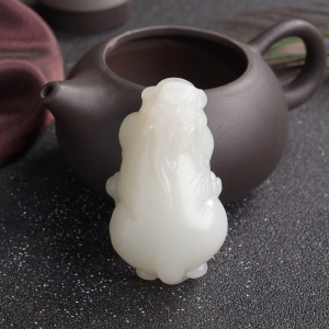 山料和田白玉貔貅吊坠
