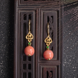 18KMOMO珊瑚圆珠耳环