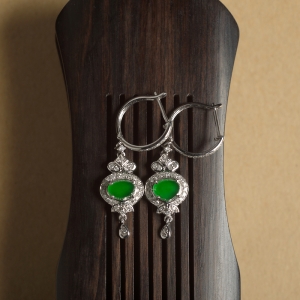 18K冰种阳绿翡翠耳坠