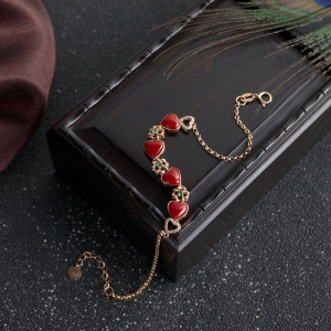 18K阿卡牛血红珊瑚心形手链