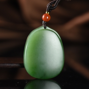 山料和田碧玉无事牌吊坠