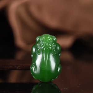 山料和田碧玉貔貅吊坠