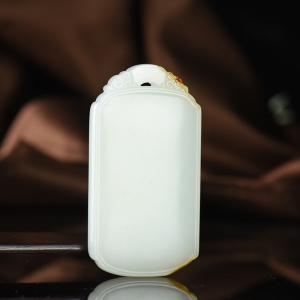 籽料和田白玉无事牌吊坠