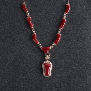 18K阿卡牛血红珊瑚随形吊坠/项链两用款
