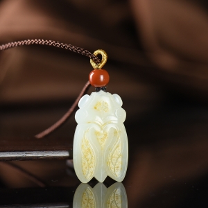 籽料和田白玉一鸣惊人吊坠