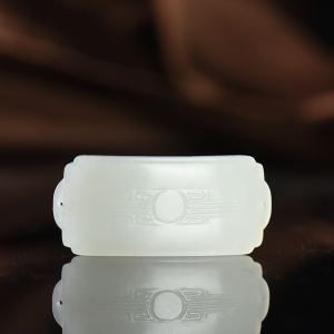 籽料和田白玉仿古手排