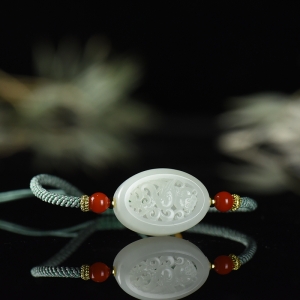 籽料和田白玉荷趣手绳