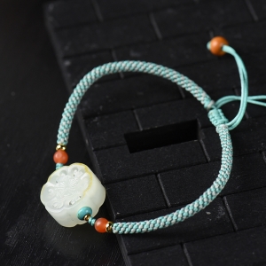 籽料和田白玉梅花手绳