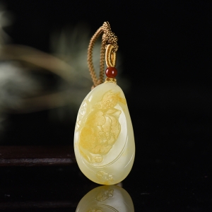 籽料和田白玉花开富贵吊坠