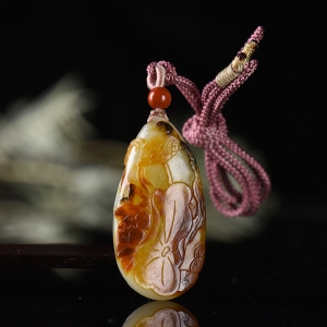 籽料和田白玉荷塘清趣吊坠