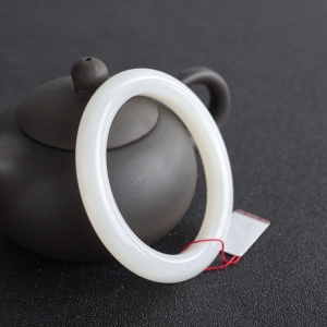 57mm山料和田白玉平安镯