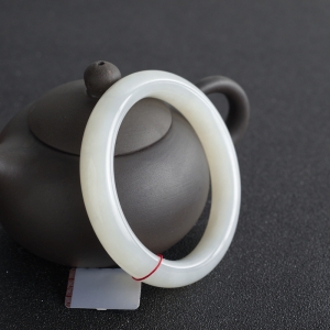 57mm山料和田白玉平安镯