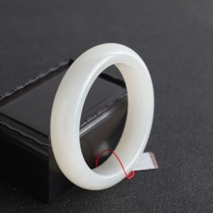 60mm山料和田白玉平安镯