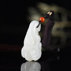 籽料和田白玉如意吊坠