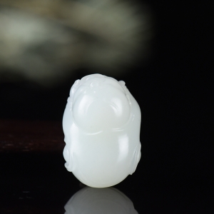 籽料和田白玉招财童子吊坠