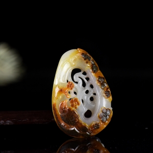 籽料和田白玉喜上眉梢吊坠