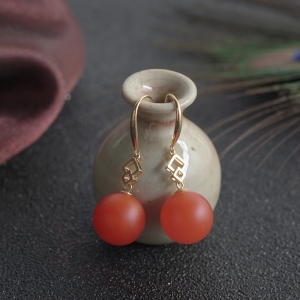 18K柿子红南红圆珠耳环