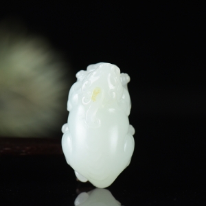 籽料和田白玉貔貅吊坠