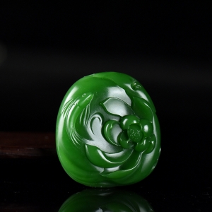 山料和田碧玉荷趣吊坠