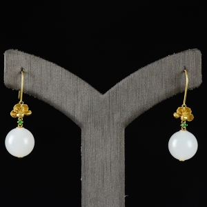 18K籽料和田白玉荷花耳坠