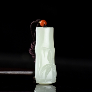 籽料和田白玉节节高吊坠