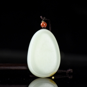 籽料和田白玉无事牌吊坠