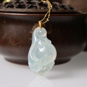 18k冰种翡翠如意吊坠